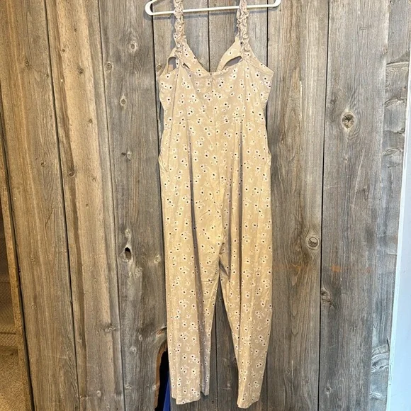 Floral Beige Jumpsuit size M - Picture 9 of 13